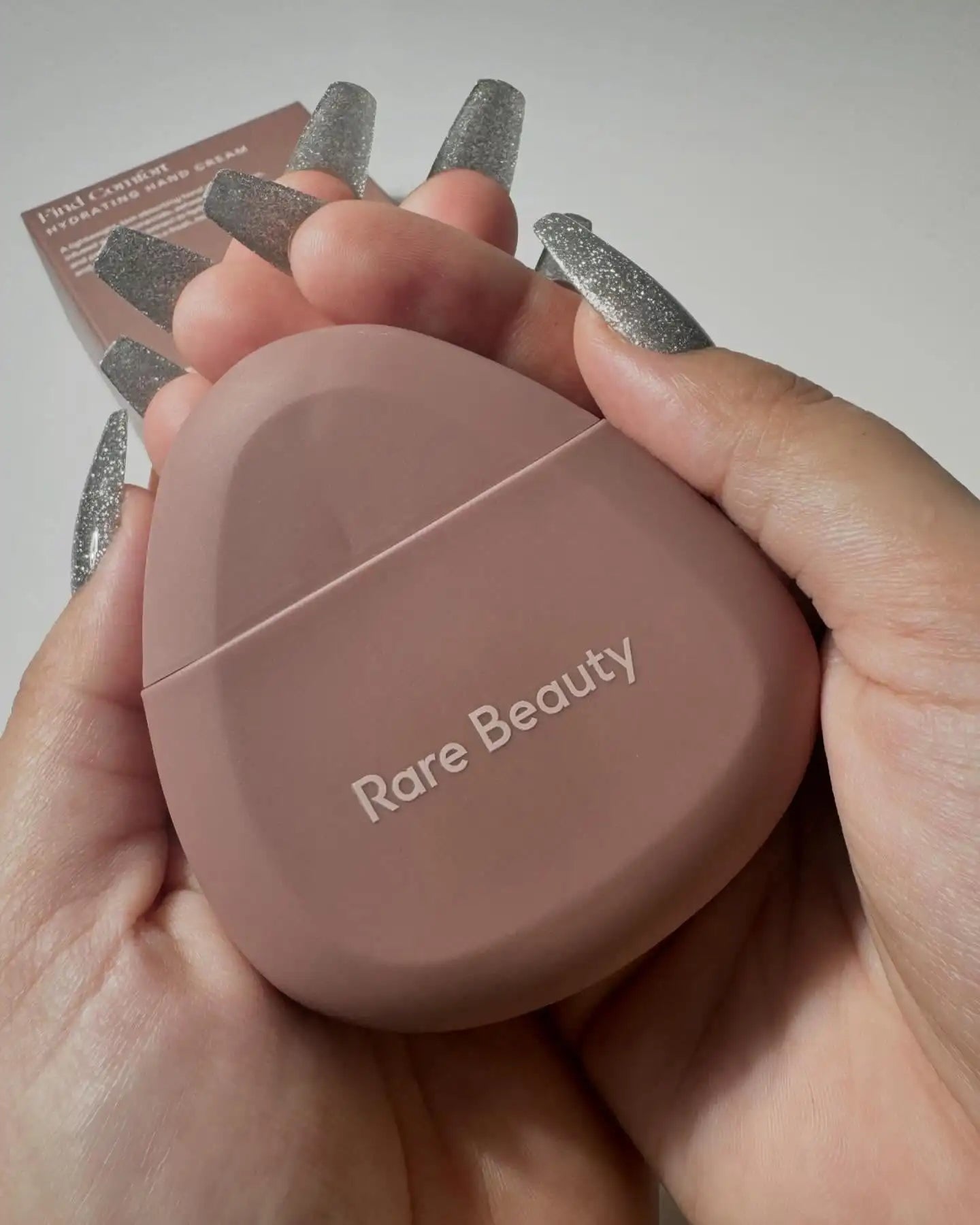 Rare Beauty - Niacinamide Hydrating Hand Cream
